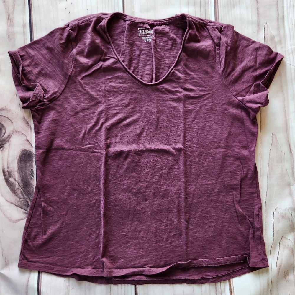 L.L.Bean Pair Of V Neck Organic Cotton Tee Shirts Red Green | Women's Size LP - Picture 2 of 10
